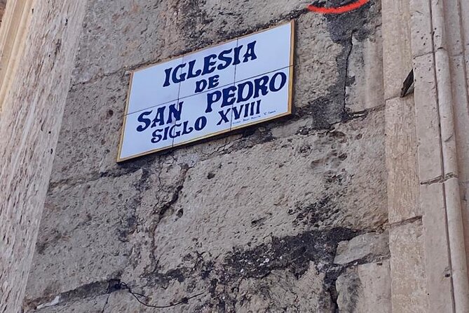 2 Hours Getting to Know the City of Cuenca While Solving Mysteries.