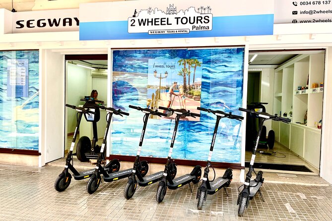1.5 H Electric Kick-Scooter Tour - Meeting and Pickup