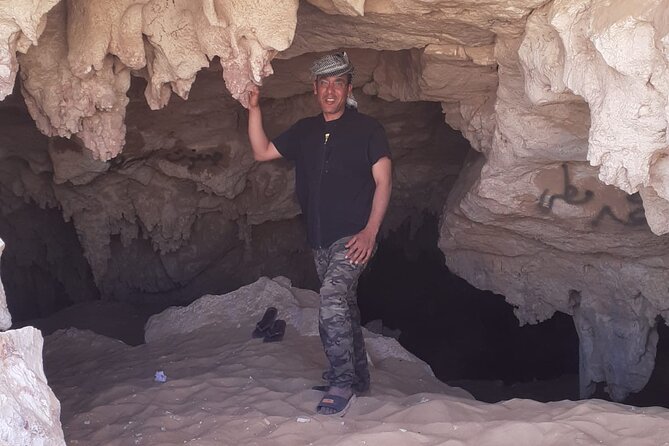 2 Day Safari in the White and Black Desert - Discovering the Black Desert