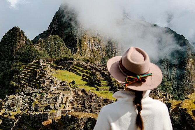 2 Days Guided Short Inca Trail Tour in Machu Picchu - Meal and Accommodation Details