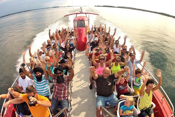 2 Hour 1000 Islands Castle Prowler Wildcat Cruise - Inclusions and Amenities