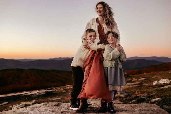 2-Hour Hiking Experience With Carly Buntin Photography - Amenities Provided