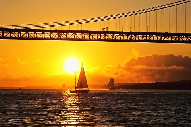 2-Hour Sailboat Private Tour in Lisbon - Inclusions