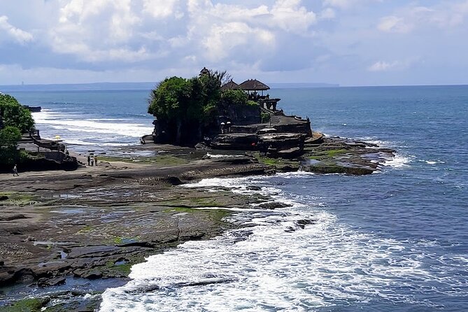 3 Days Tours : Tanah Lot Temple And Lempuyang The Gate Of Heaven - Day 1: Arrival and Bedugul