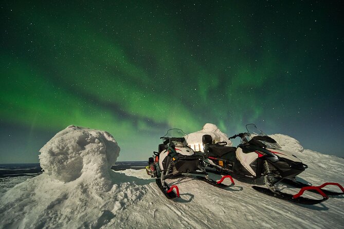 3 Hours Snowmobiling Under Auroras and Night Sky - Navigating the Snowmobiles