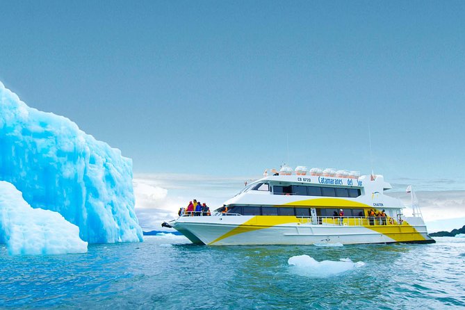 4-Days Discovery in Aiken Del Sur Park - Puerto Chacabuco - Accommodation at Lobería Del Sur Hotel