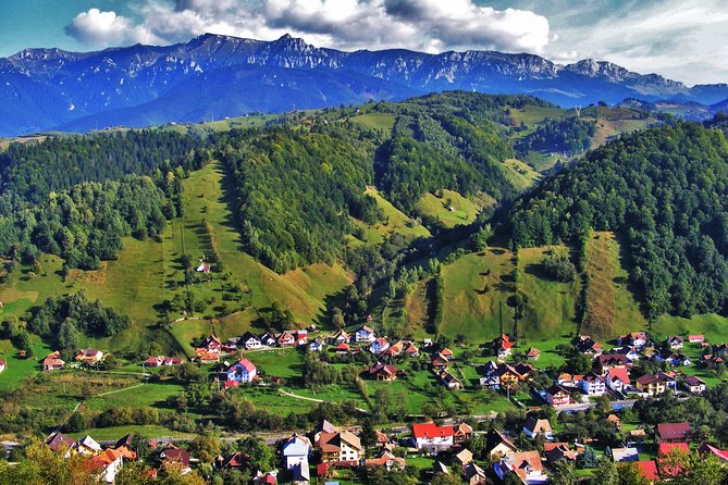 4 Days Private Tour in Transylvania: Sibiu, Sighisoara and Brasov - Experiencing Brasovs Historic Grandeur