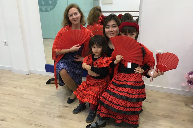 45 Minutes Flamenco Dance Class for Family in Malaga - Transportation and Accessibility