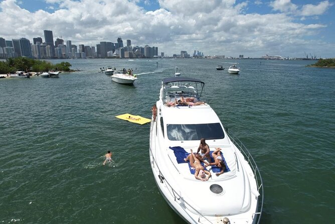 65ft Yacht Charter in Miami - Inclusions and Amenities