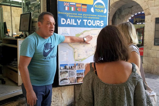 9 Languages Audio Guide For Jerusalem Old City - Navigating the Audio Guide Device