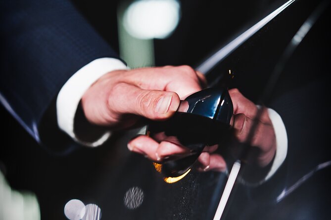 Airport to Cracow Transfer by Luxurious VIP Limo - Operating Hours