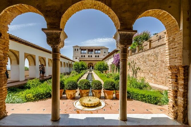 Alhambra: Tour With Nasrid Palaces. Admission Not Included - Customer Support