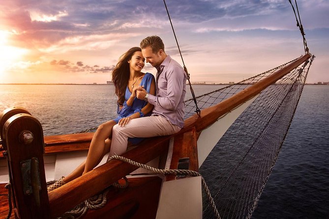Amazing Romantic Dinner on a Spanish Galeon With Saxophone Music - Scenic Location and Atmosphere
