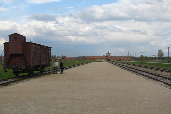 Auschwitz - Birkenau Museum and Memorial Private Tour - Meeting and Pickup