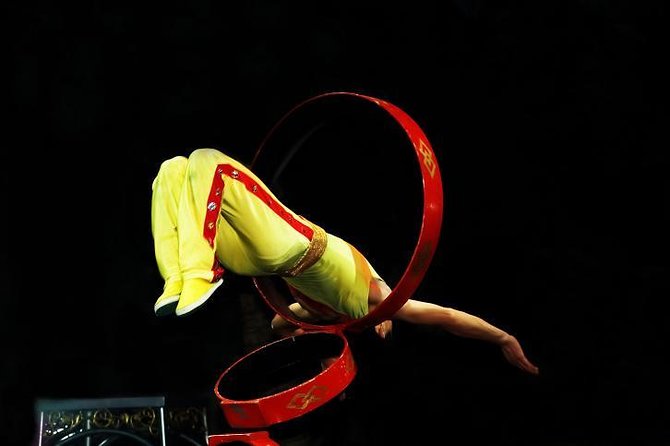 Beijing Traditional Hot Pot Dinner and VIP Seated Acrobatic Show - Highlights of Lost Heaven Restaurant