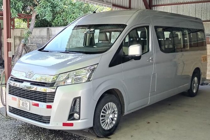 Bilingual Transfers From Tamarindo to La Fortuna and Viceverza - Vehicle Amenities