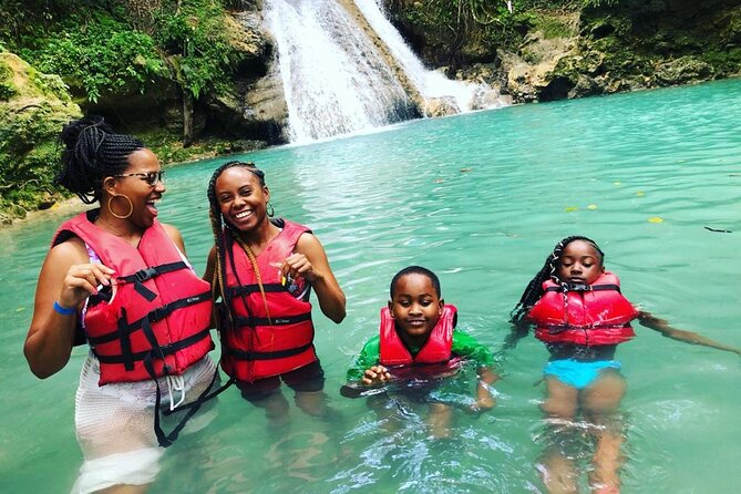 Blue Hole River & Falls With Shopping From Ocho Rios - Reviews