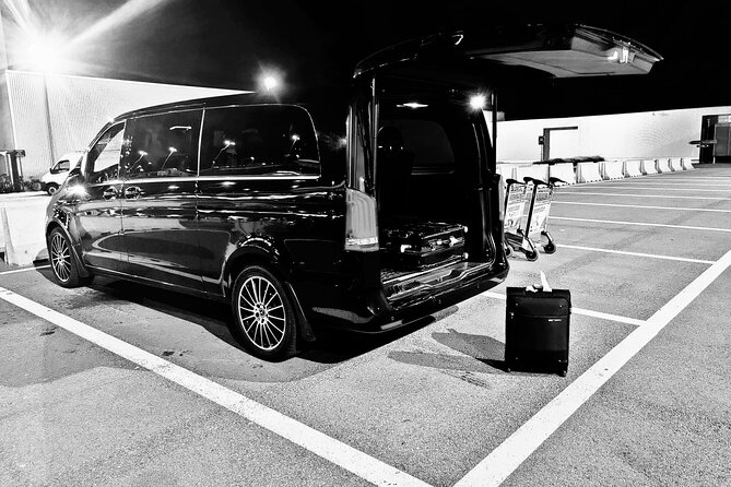 Brussels Airport Transfer <-> Tomorrowland Boom (1 to 8 Places) - Operating Hours