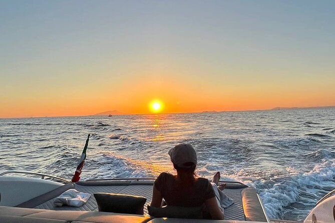 Capri Private Sunrise Boat Tour From Sorrento - Captivating Sunrise Cruise to Capri