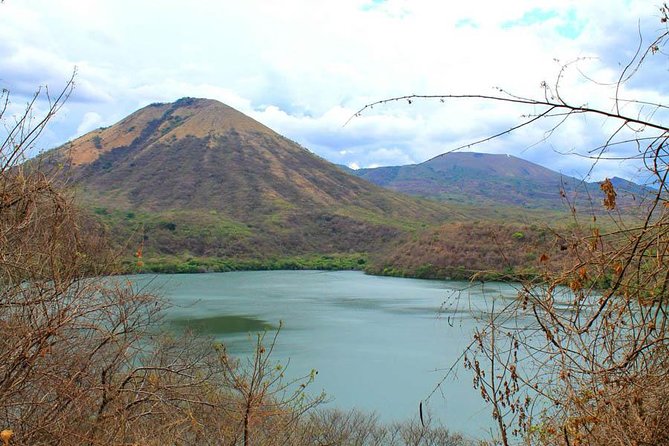 Cerro Negro and Asososca Lagoon - Exploring Cerro Negro