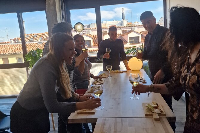 Cheese Tasting With Wine Pairing in the Center of Madrid - Cheese Selection Details