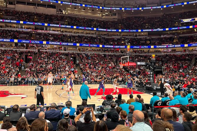 Chicago Bulls Basketball Game Ticket at United Center - Venue Location