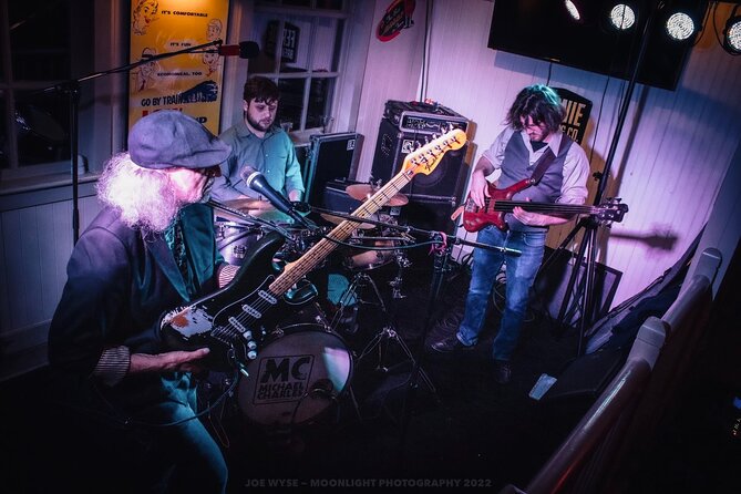 Chicago Monday Night Blues Concert Review - Accessibility and Participation