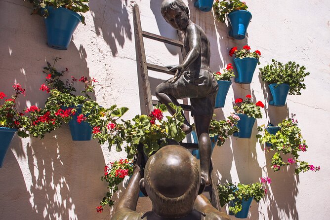 Córdoba Scavenger Hunt and City Highlights Walking Tour - Accessibility and Restrictions