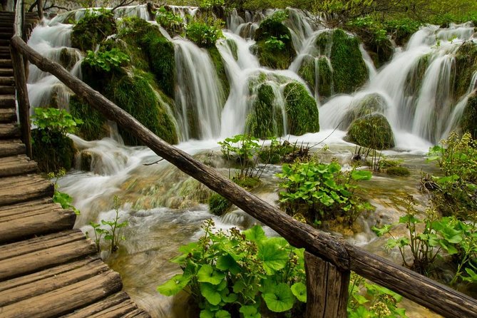 Day Trip From Dubrovnik to Plitvice Lakes - Transportation and Amenities