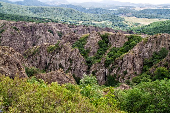 Day Trip Hike Rocky Fortress of Birtvisi With Lunch From Tbilisi - Highlights of the Rocky Fortress
