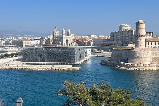 Discovery of Marseille by Electric Bike - Inclusions and Exclusions