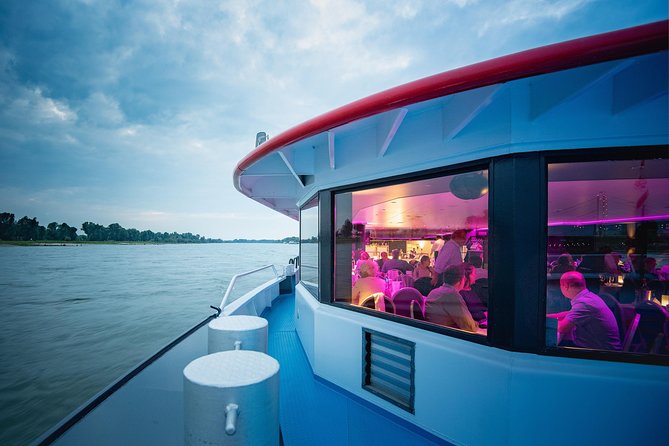 Düsseldorf 2-Hour Evening Cruise - Tour Features