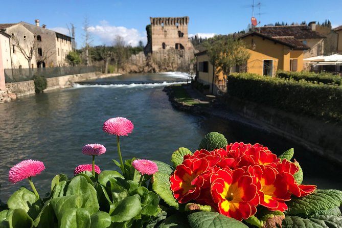 E-Bike Adventure Among Medieval Castles and Old Villages - Exploring Historic Castles and Landmarks