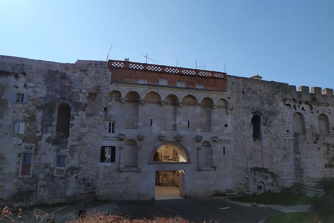 Experience Split With Local Professional Historian - Private - Meeting and End Points