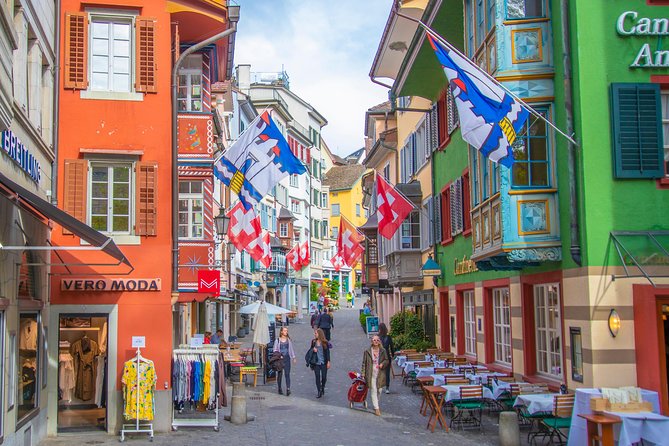 Explore the Instaworthy Spots of Zurich With a Local - Explore the Charming Augustinergasse