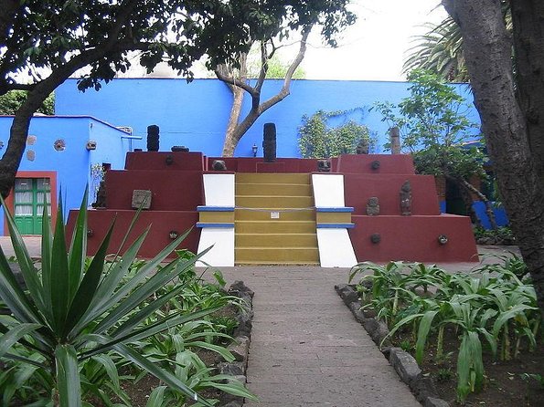 Frida Kahlo Museum VIP: Skip-the-line & Bikes & Churros - Inclusions and Amenities