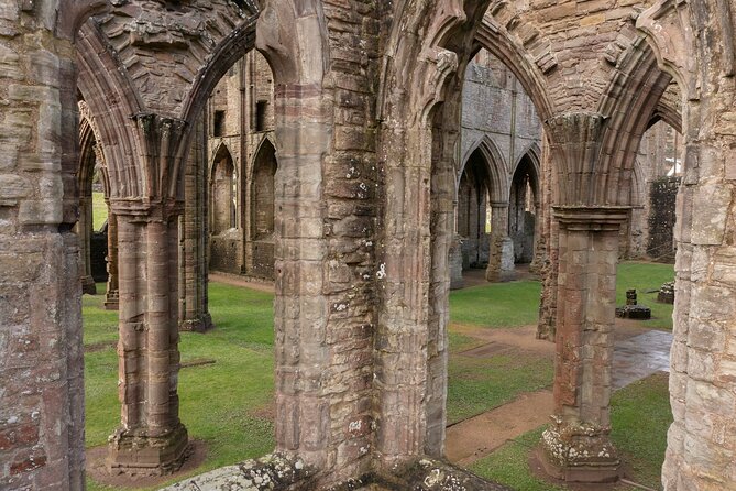From Cardiff: 3 Amazing Castles, Tintern Abbey & Roman Caerleon - Castles Explored