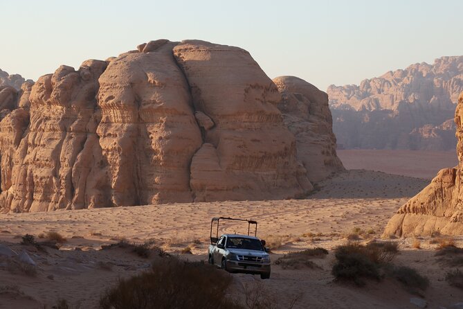 Full Day 4x4 Classic Desert Tour With Overnight in Private Tent - Group Size and Personal Experience