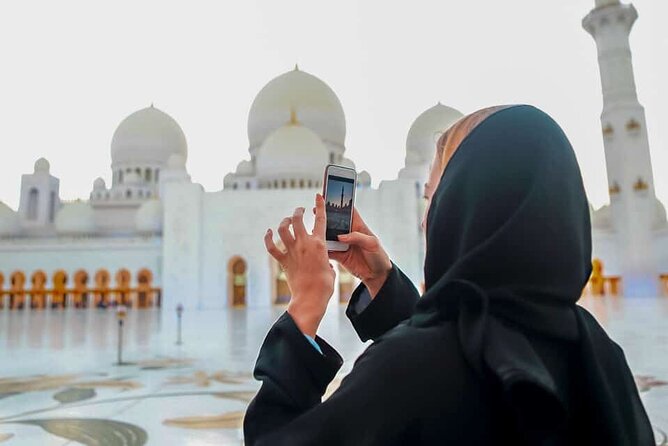 Full Day Abu Dhabi City Tour From Dubai With English Speaking Guide - Itinerary Highlights