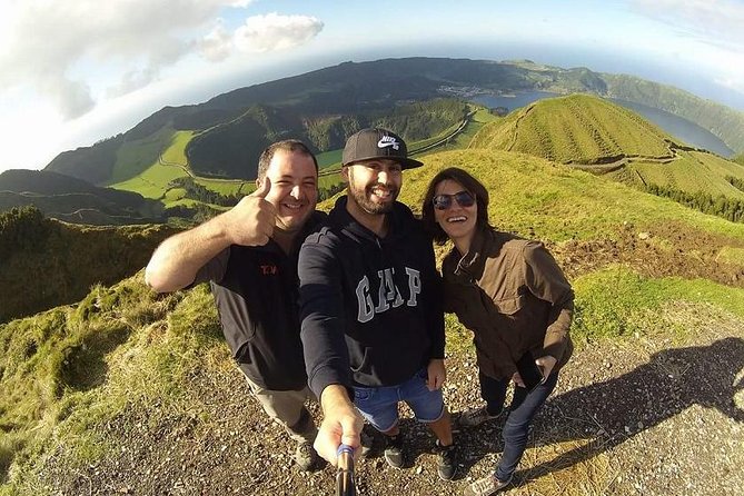 Full-Day Jeep Tour: Sete Cidades and Ferraria - Inclusions and Accessibility