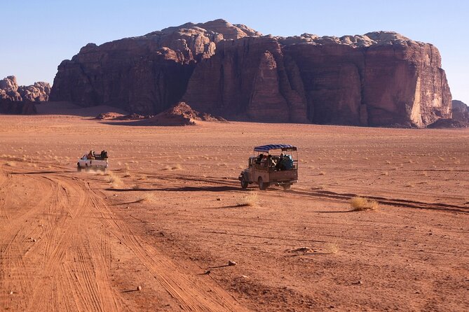 Full-Day Jeep Tour, Wadi Rum Desert Highlights - Inclusions and Amenities