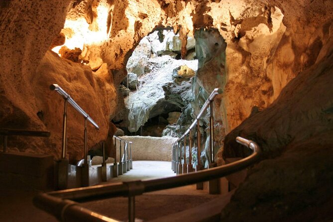 Full Day Tour Altos De Chavón and Cave of Wonders - Inclusions