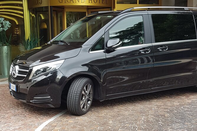 Gardaland Full Day Private Transfers From Venice Area and Viceversa Up8pax - Accessibility