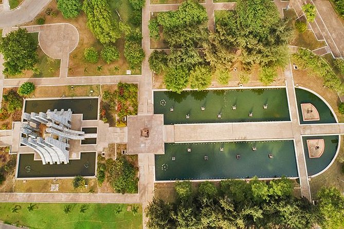 Ghana City 2-day Tour - Itinerary Highlights