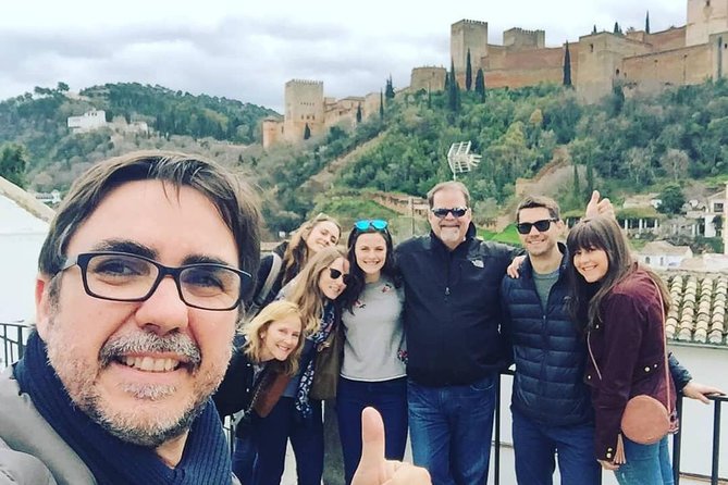 Granada Private Tapas & Walking Tour - Exploring Albaicin Quarter