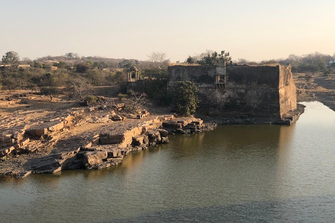 Guided Chittorgarh Fort Day Tour From Udaipur With Lunch - Inclusions and Exclusions