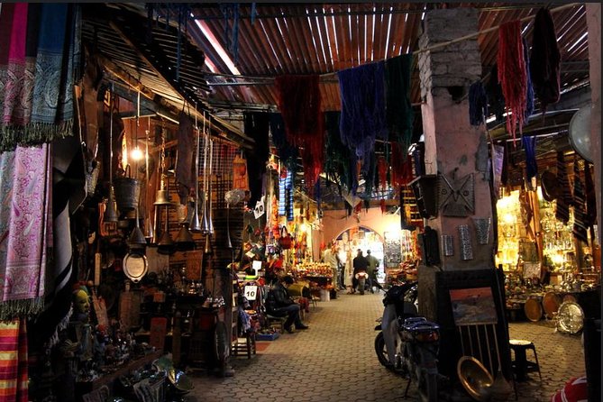 Guided Tour: Secret Garden and the Great Souk of Marrakech. - Meeting and Pickup Details