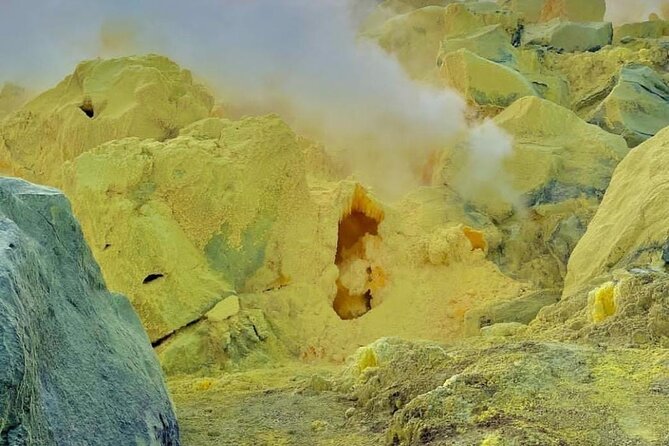 Half-Day Private Tour in Sierra Negra Volcanos Sulfur Fumaroles - Health and Accessibility Requirements