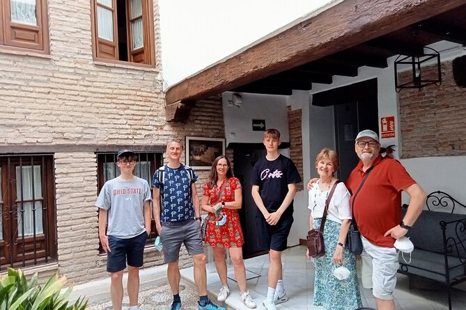 Half Day Tour Boabdil History of Arab Granada - Traveler Eligibility and Format