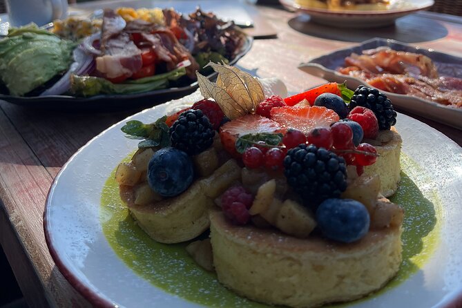 Half-Day Tour in Cascais / Sintra With Brunch and Wine Tasting - Tour Inclusions and Accessibility